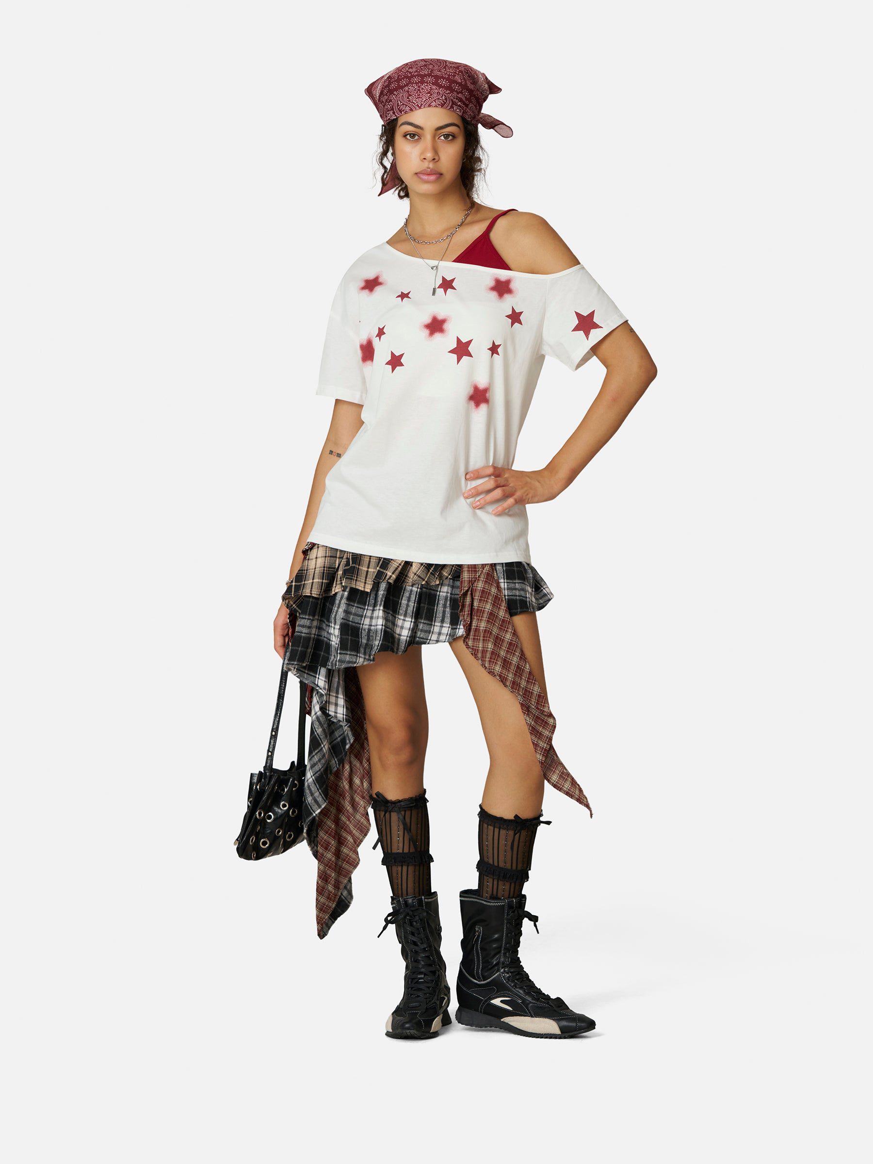 Aelfric Eden Star Graphic Off-The-Shoulder Tee - Image 7