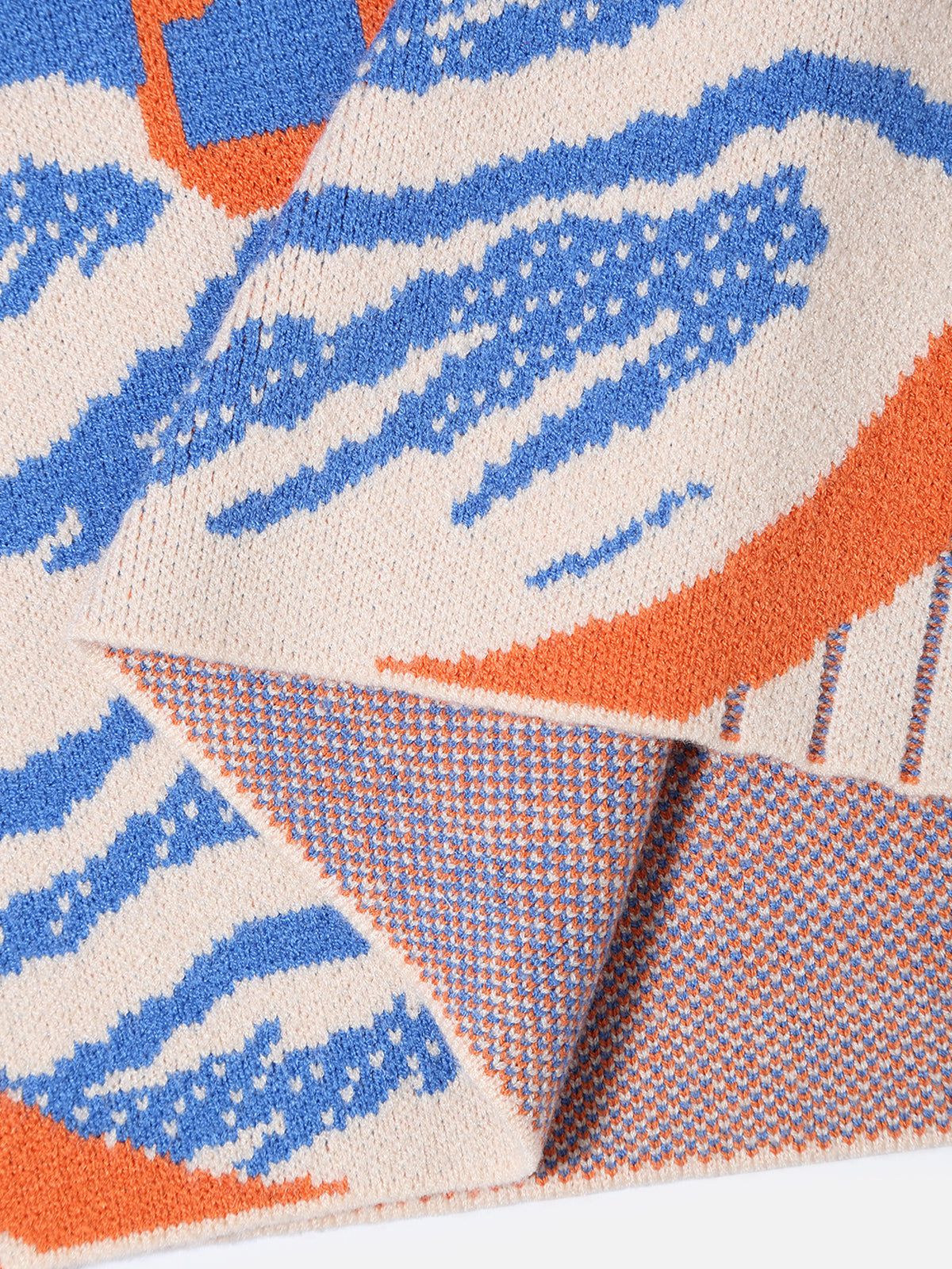 Aelfric Eden 77 V-neck Make Waves Knit - Image 6