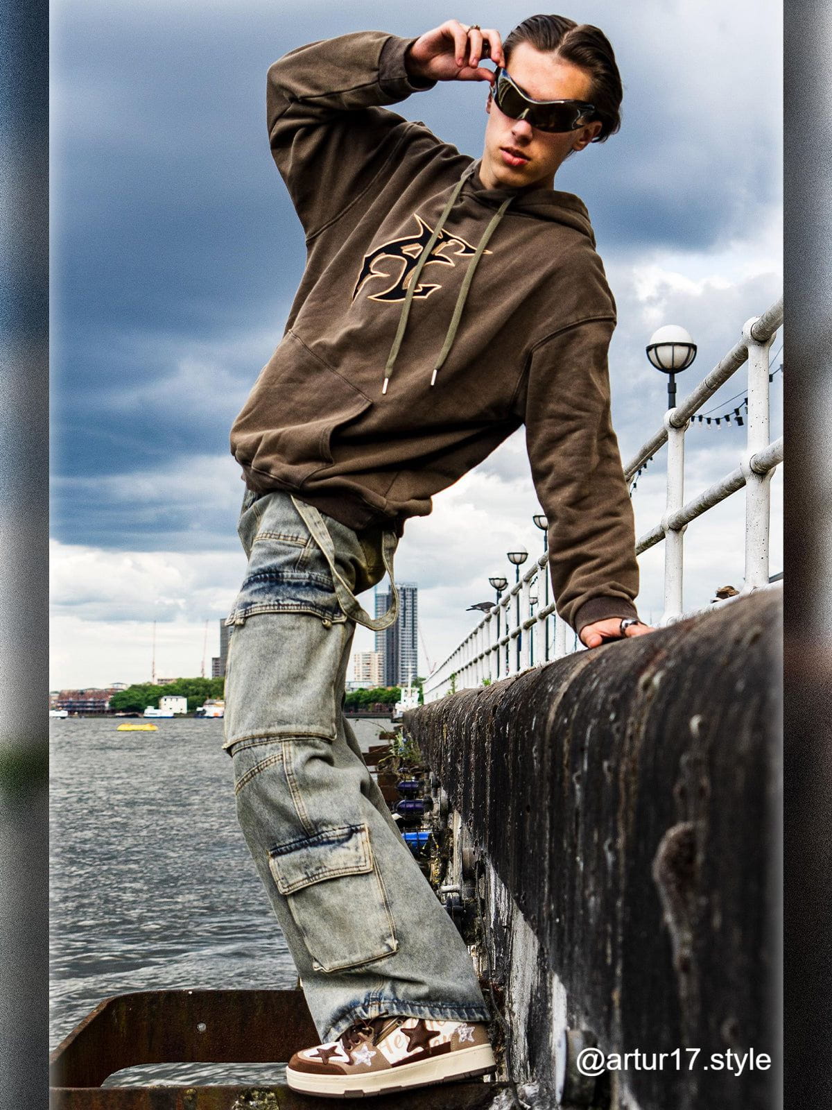 Aelfric Eden Embroidery Washed Pullover Hoodie - Image 2