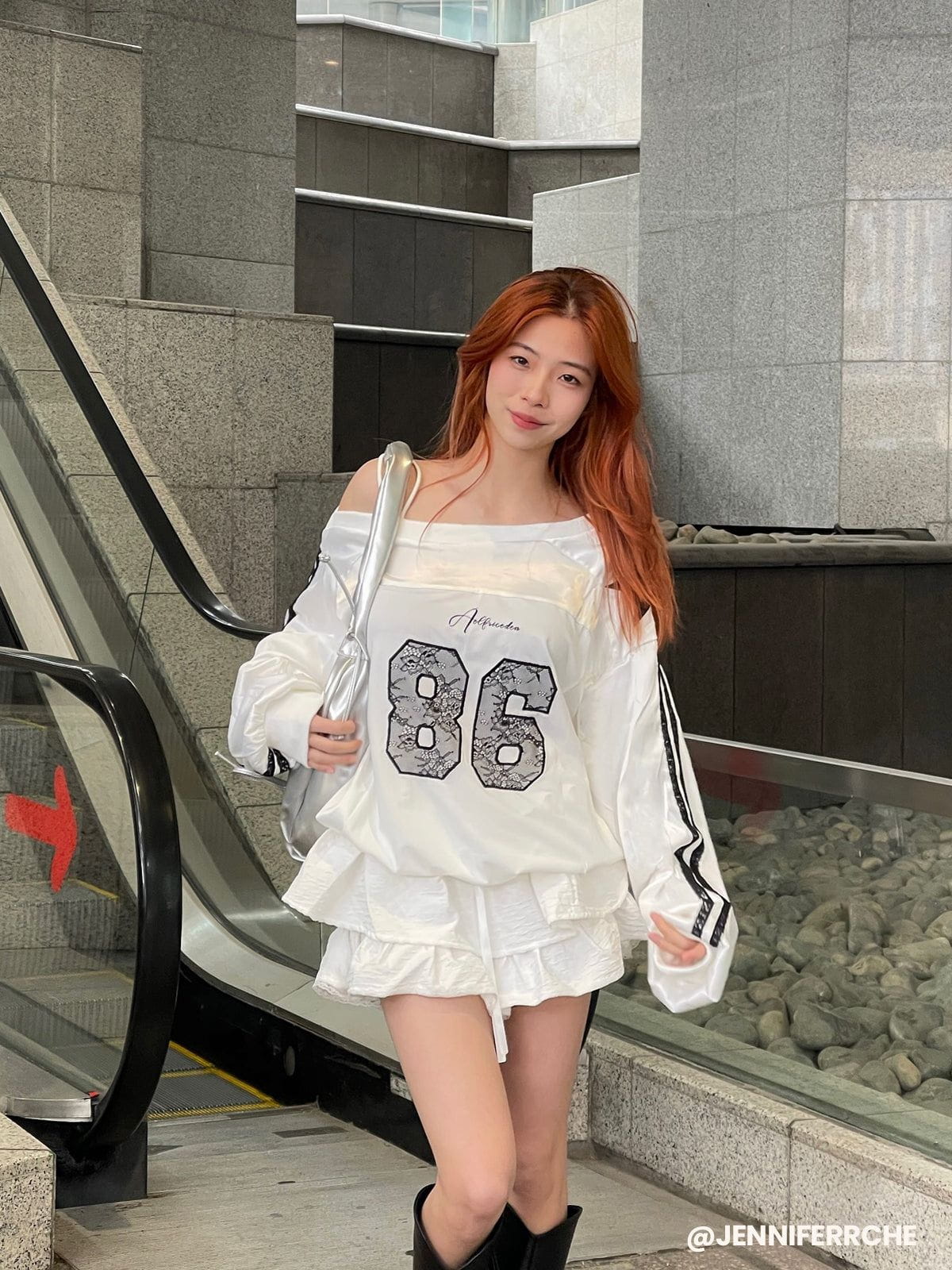 Aelfric Eden Off-The-Shoulder Sweatshirt - Image 3