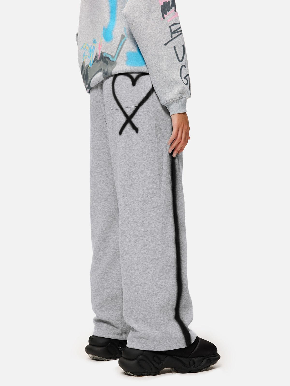 Aelfric Eden Graffiti Heart Baaggy Sweatpants - Image 7